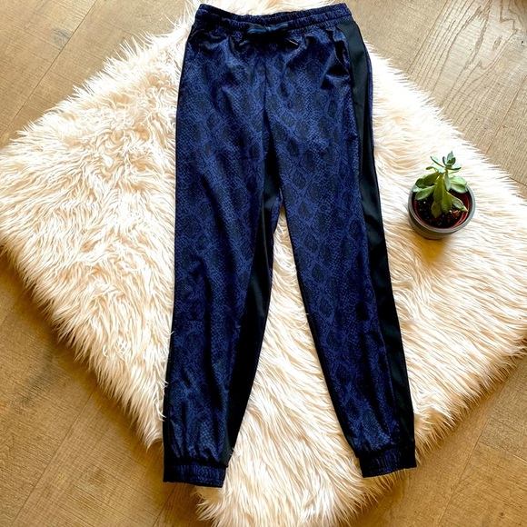 Athleta Brooklyn Navy Python Print High Waisted Joggers Size 0 EUC - Picture 2 of 13